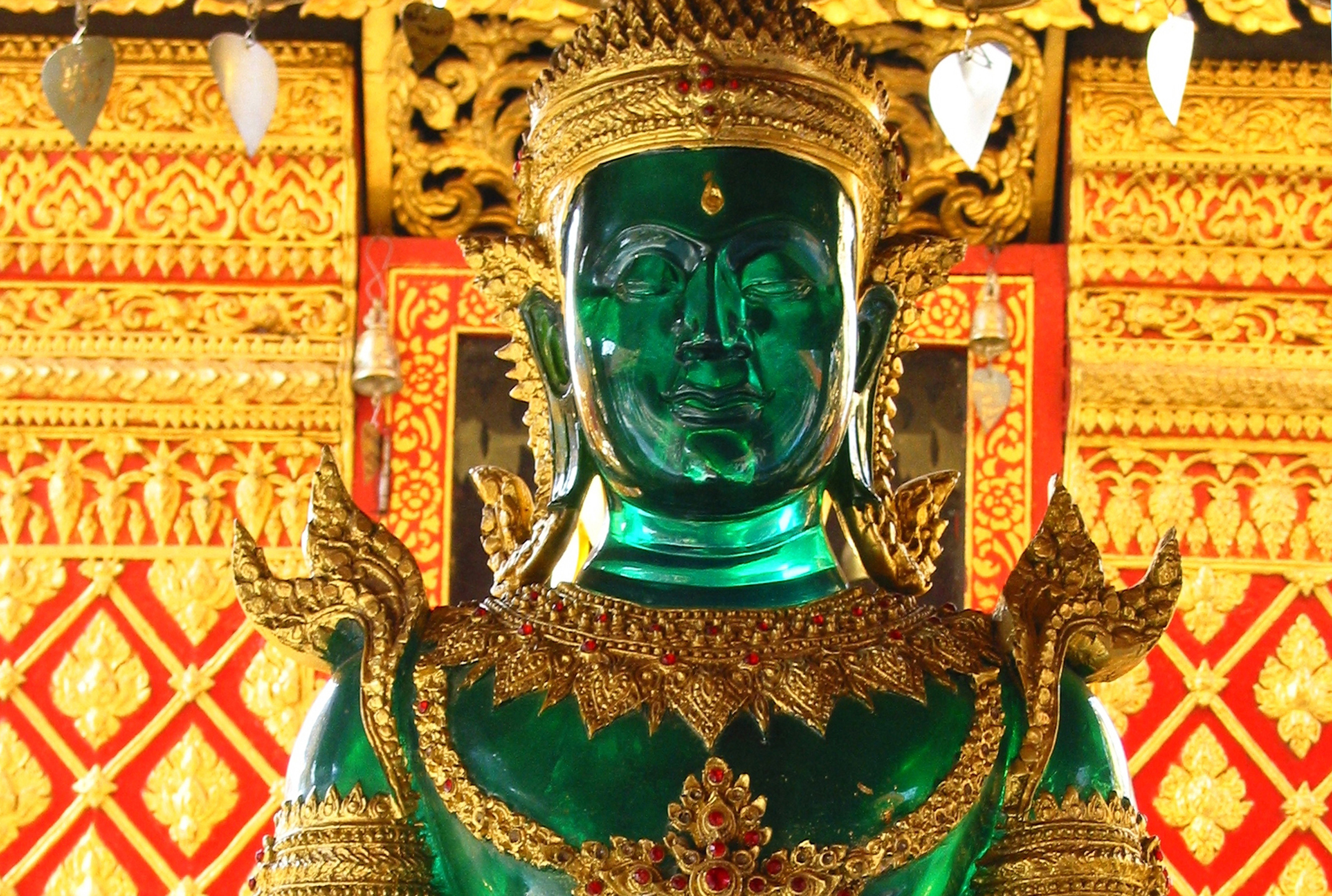 emerald-buddha-wat-doi-suthep-wp