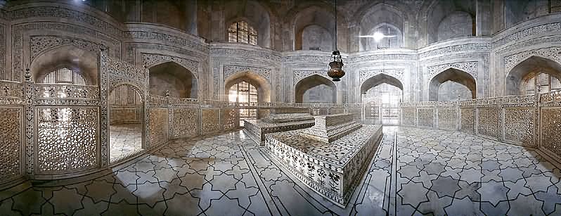 Taj-Mahal-Inside-Picture